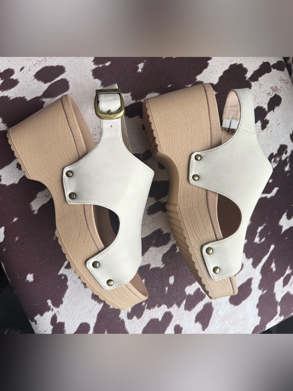 Dr. Scholl's Cream clog style Platform Wedge Sandals with Tan Sole